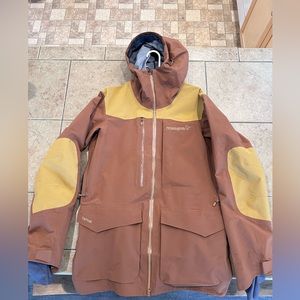 Norrona tamok ski jacket. Size small. Gortex.